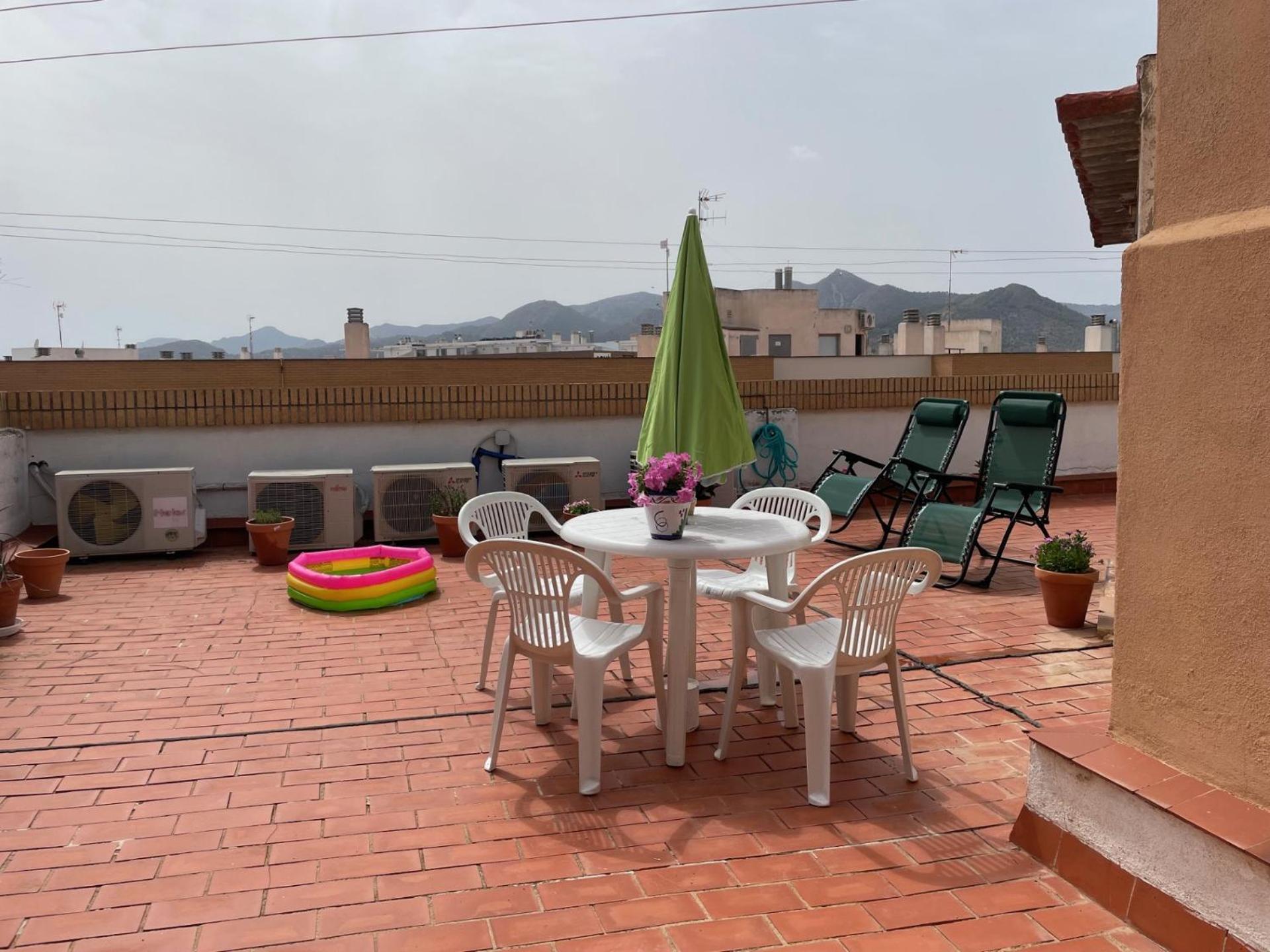 Diagonal Apartment *